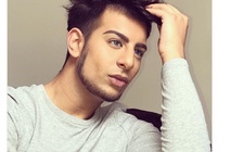 Nghiện selfie, chàng trai chụp 200 tấm ảnh mỗi ngày