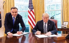 Bức ảnh lãnh đạo Ba Lan, Mỹ kẻ đứng người ngồi gây bức xúc