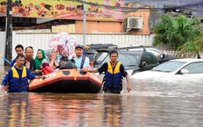 Ngày đầu năm, Jakarta ngập lụt nghiêm trọng