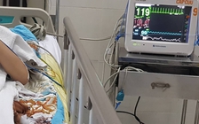 Cứu kịp thời bé trai lớp 2 hôn mê vì 'học' theo clip 'dạy treo cổ' trên MXH