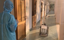 TP.HCM: Dùng robot khử khuẩn phòng cách ly, điều trị Covid-19
