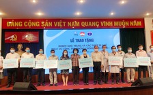 TP.HCM: Tặng robot khử khuẩn cho 2 bệnh viện phòng chống Covid-19