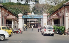 Tông sập cổng Bệnh viện Nhi đồng 2 có lịch sử trăm năm, xử lý thế nào?