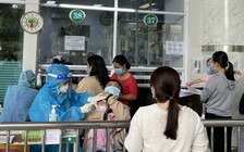 TP.HCM: Cả ngàn trẻ em đi khám, tầm soát Covid-19 mỗi ngày