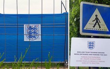 Tuyển Anh tránh mọi cặp mắt nhòm ngó