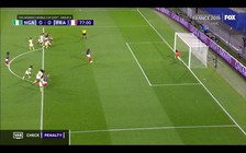 FIFA phải sửa luật bắt lỗi thủ môn di chuyển khi bắt 11m