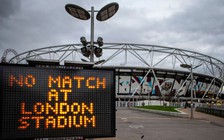 Ngoại hạng Anh tiếp tục hoãn vì Covid-19