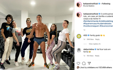 Cristiano Ronaldo khoe cơ bắp cuồn cuộn khi cách ly