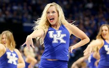 4 HLV và đội cổ vũ tuyển bóng rổ Đại học Kentucky ở Mỹ mở tiệc “sex”