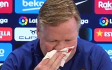Bị chảy máu cam đột ngột, HLV Koeman hốt hoảng phải chửi thề