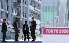 Olympic 2020: Bê bối ở làng VĐV, phát hiện nhiều người uống rượu bia