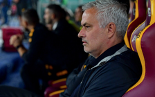 HLV Mourinho và Spalletti đấu khẩu sau trận đại chiến AS Roma thua Napoli