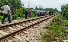 Bình Định: Bị đoàn tàu hỏa hất văng 10 m, một phụ nữ tử vong