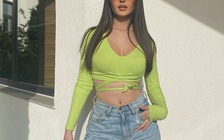 Crop top buộc dây vừa khéo khoe được eo thon lại khiến nàng sexy hững hờ