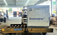 Hải quan TP.HCM đã thông quan lô vắc xin Covid-19 đầu tiên về Việt Nam