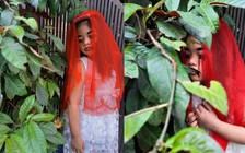 Cha mẹ Sài Gòn tự mình cùng con chơi Halloween Facebook vì vẫn ngại ra đường
