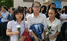 Áo trắng học trò tiễn cô giáo tử nạn ở đèo Prenn về nơi an nghỉ