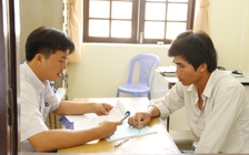 Bắt quả tang một thanh niên xẻ thịt rùa biển quý hiếm ở Phú Quý