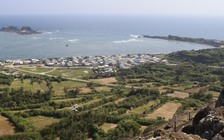 Người người đổ bộ lên đảo Phú Quý nghỉ lễ 30.4