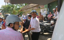 Nghẹt thở giải cứu người đàn ông mắc kẹt dưới gầm xe sau tai nạn