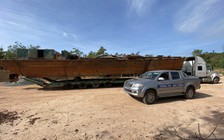 Bình Thuận: Xe đầu kéo chở thuyền 'khủng' xuất hiện ở QL55