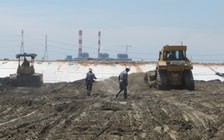 Lo ngại không tiêu thụ được tro xỉ than ở Trung tâm điện lực Vĩnh Tân