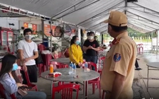 Bình Thuận: Không buộc 15 người trong thùng xe đông lạnh quay lại TP.HCM vì 'dân quá khổ rồi'