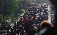 4 cán bộ, giáo viên bị xem xét kỷ luật vì đi lễ trong giờ hành chính