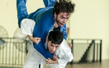 Isaac tập Judo chuẩn bị cho phim điện ảnh mới