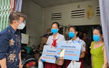 Đàm Vĩnh Hưng tài trợ học phí cho 100 học sinh mất người thân vì dịch Covid-19