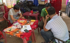 Bình Phước: Tạm giữ 7 con bạc đánh phỏm ăn tiền trong quán cà phê