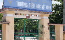 Cô giáo vụt tím tay học trò lớp 1 vì đọc chậm, viết sai