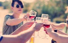 Muốn giảm cân, hãy tránh xa bia rượu!