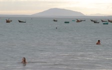 Du khách sa 'bẫy' tôm hùm