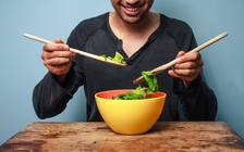 Giảm nguy cơ ung thư tuyến tiền liệt nhờ ăn chay