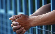 Hai tên trộm bị bắt vì chụp hình 'tự sướng'