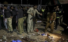 Đánh bom kinh hoàng ở Pakistan, 60 người chết