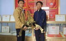 Cặp song sinh chế tạo robot đa năng