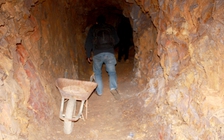 Bịt đường hầm chứa rượu của Bí thư huyện ủy Tây Giang