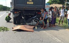 Hai thanh niên chết dưới gầm xe tải