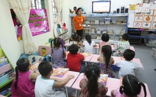 Giáo dục giới tính, trường theo sau học sinh