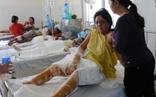 Bán hết nhà cửa để chạy chữa cho vợ con biến dạng toàn thân vì bỏng