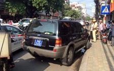 Xe biển xanh không được đứng trên luật