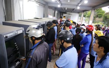 Chen chúc rút tiền tại các ATM