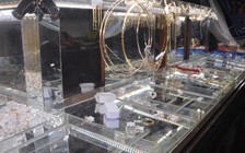 Người giúp việc trộm tài sản của chủ tiệm vàng