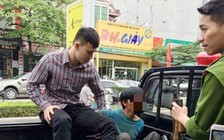 Tin thất thiệt: Mang bao tải đi bắt cóc trẻ con (?!)