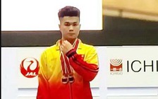 Bất ngờ về nhà vô địch cử tạ trẻ thế giới