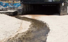 Phát hiện thêm 2 công trình khách sạn xả thải “chui”