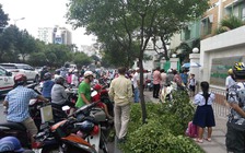 Cảnh giác trộm cắp trước cổng trường