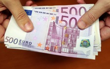 Toilet ở Geneva bị nghẹt vì... tiền